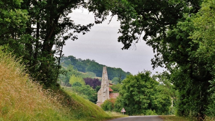 Le Village et son église - Saint-Cirice