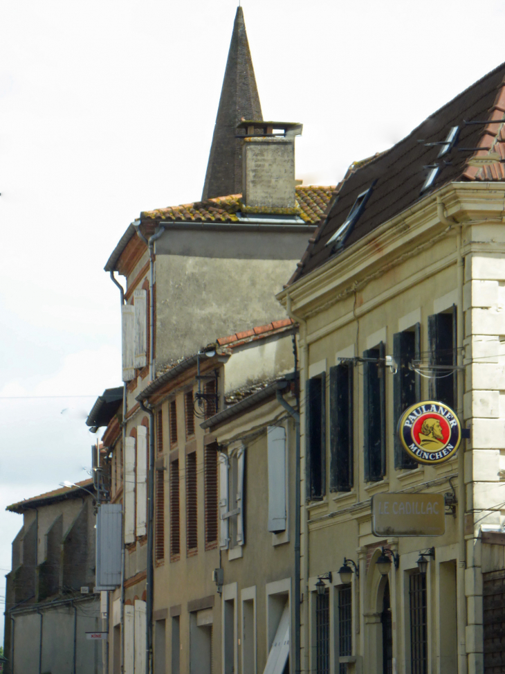 Dans le village  - Saint-Nicolas-de-la-Grave