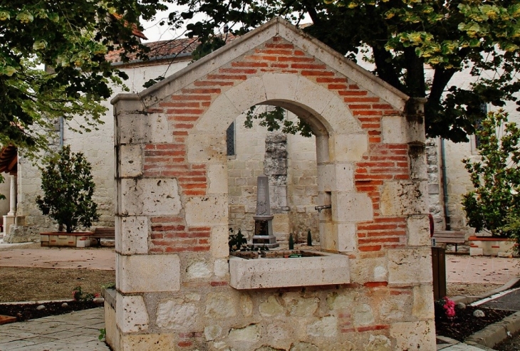 La Fontaine - Saint-Paul-d'Espis