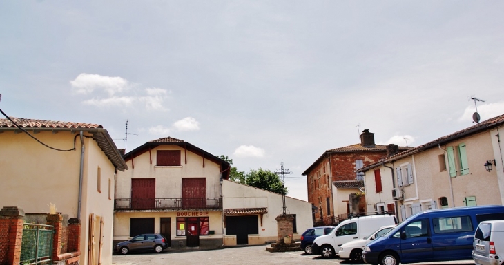 Le Village - Saint-Sardos