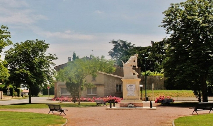 Monument-aux-Morts - Saint-Sardos