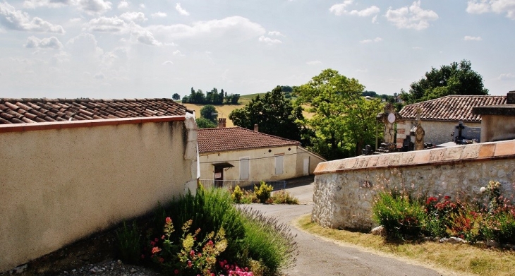 Le Village - Saint-Vincent-Lespinasse