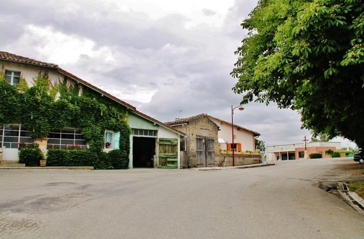 Le Village - Sérignac