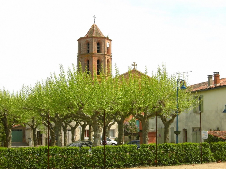 Villemade place de l' église