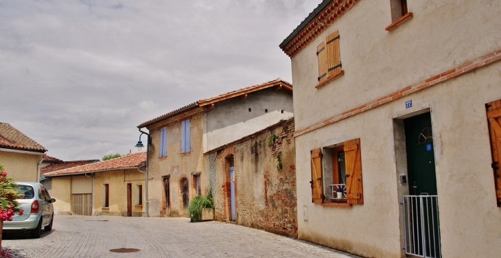 Le Village - Villemade