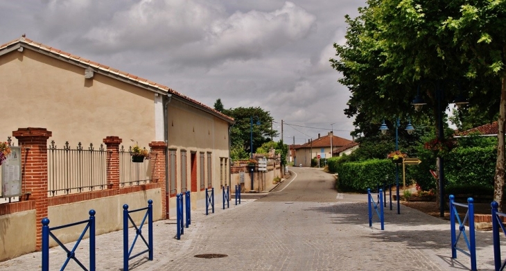 Le Village - Villemade