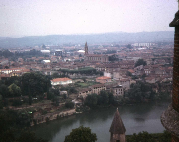 Une vue de la ville - Albi