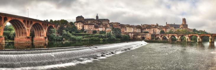 Panorama réalisé depuis la rive droite du Tarn - www.panosud-360.fr - Albi