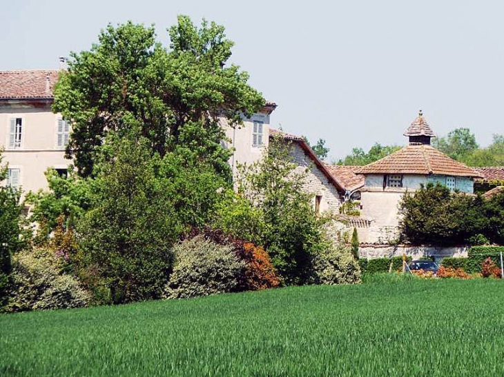 Maison avec pigeonnier - Bernac