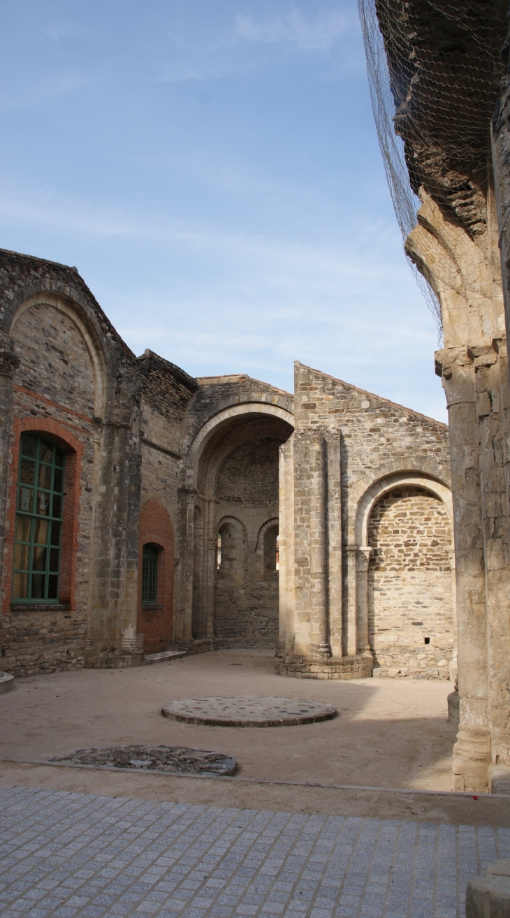 Ruines de La Collégiale Saint-Pierre ( 12 Em Siècle ) - Burlats