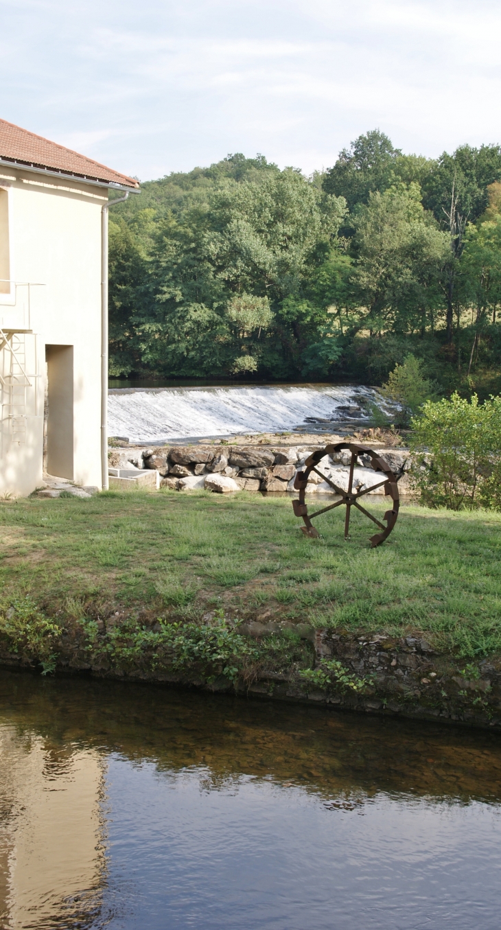 Commune-de-burlats ( L'Agout )