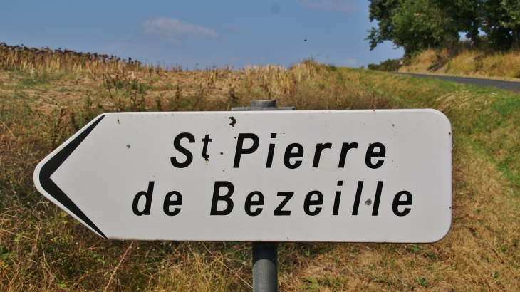 St Pierre de Bezeille ( commune de Cadalen )