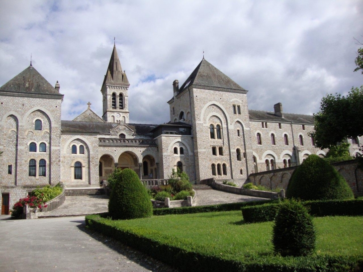 Dourgne (81110) l'abbaye aux femmes