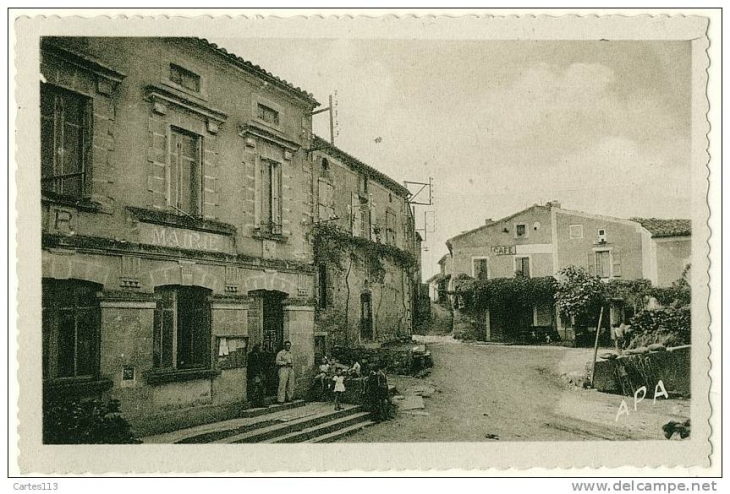 La mairie, le café Gineste et le  - Escoussens