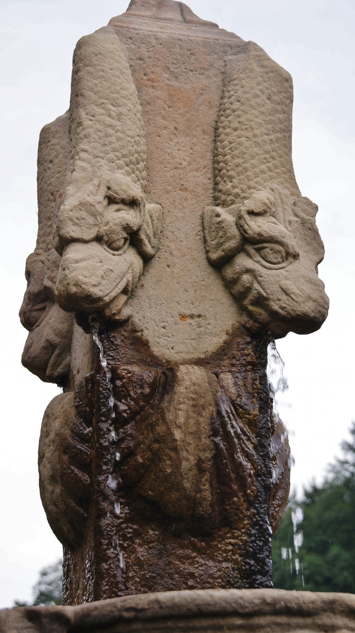 .La Fontaine ( Détail ) - Lacaze