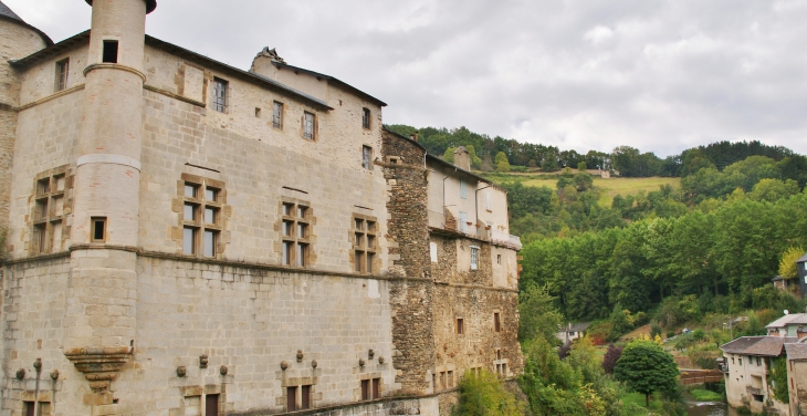 -Château de Lacaze