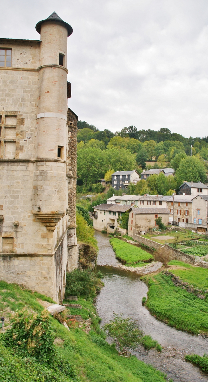 -Château de Lacaze