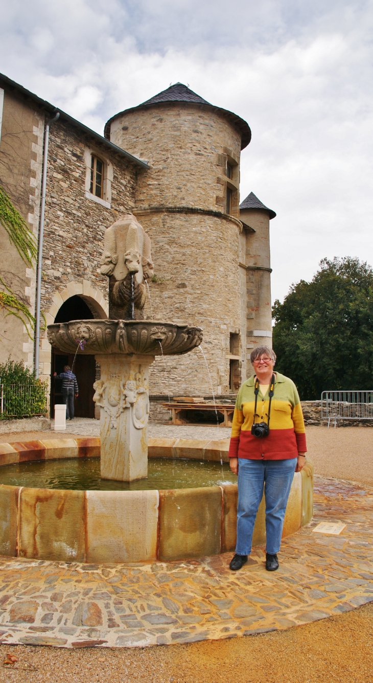 -Château de Lacaze et la Fontaine