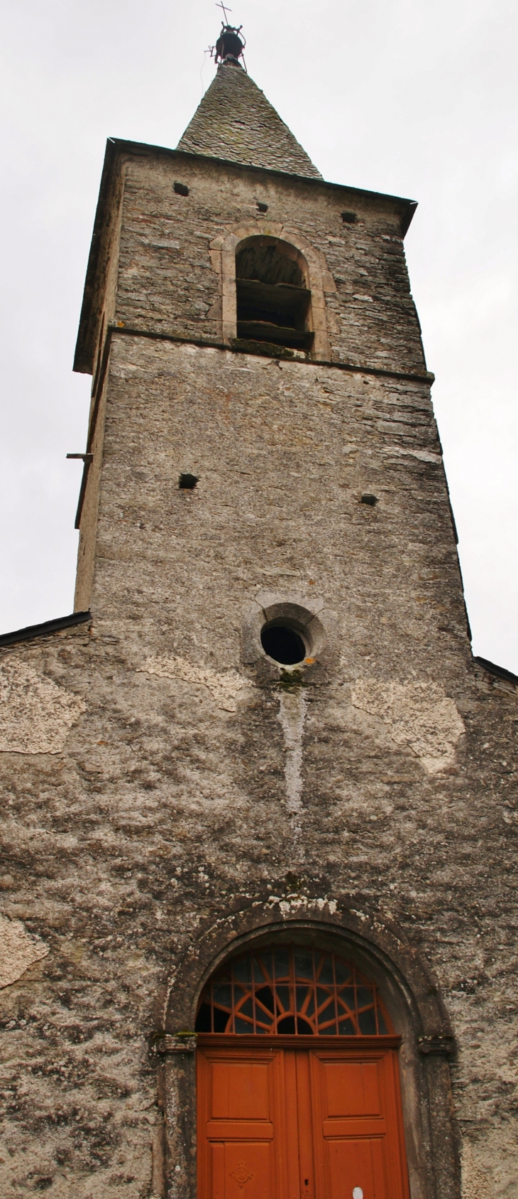 ...Eglise Saint-Pierre - Lacaze