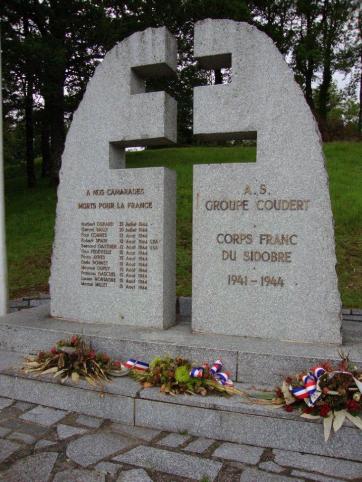 Le Rialet (81240) monument aux morts