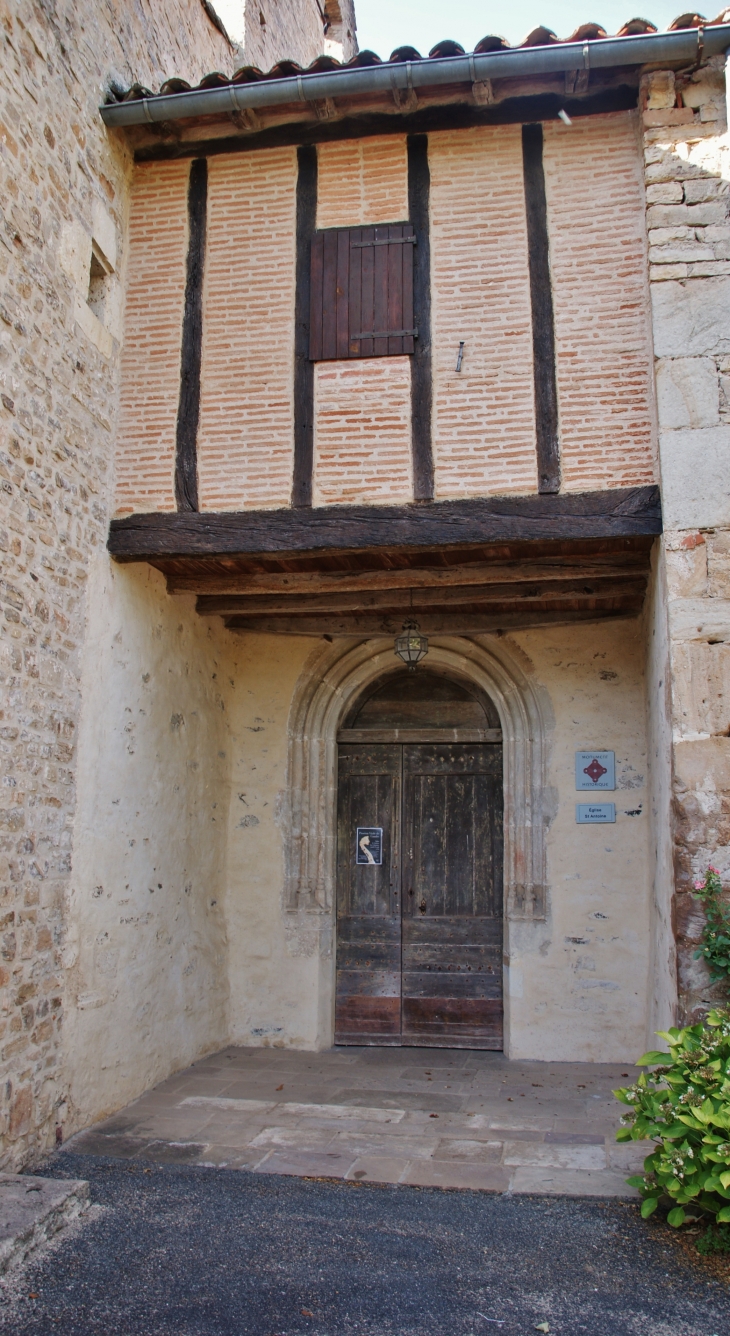 --Eglise Saint-Antoine - Les Cabannes