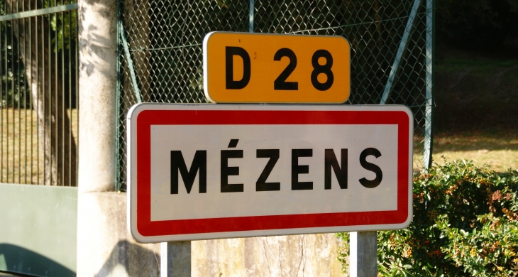  - Mézens