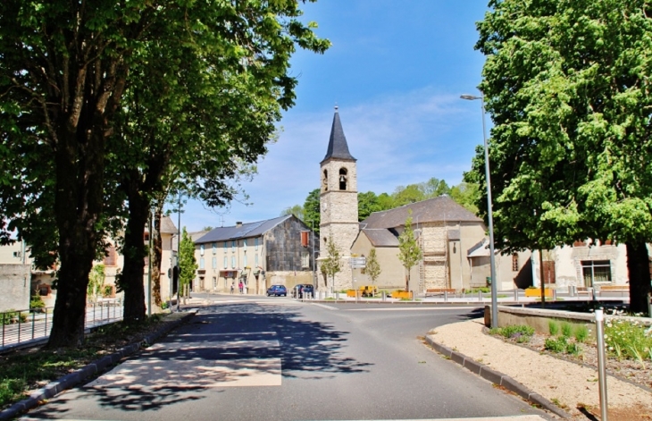 Le Village - Moulin-Mage