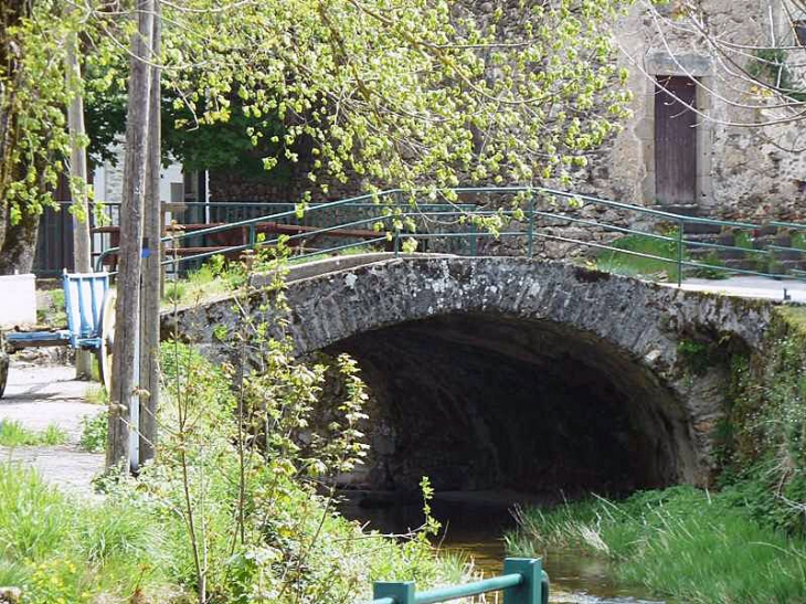 Pont sur le Vebre - Murat-sur-Vèbre