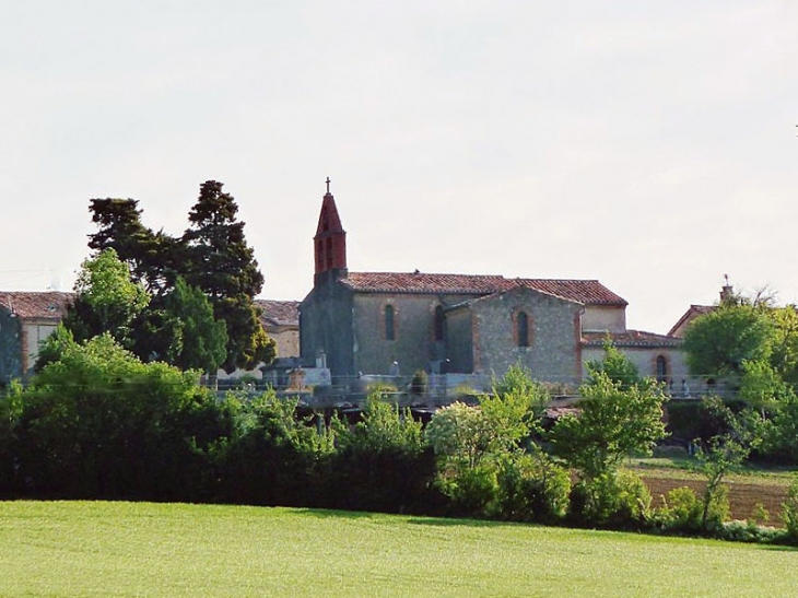 Vue sur l'église - Puéchoursi