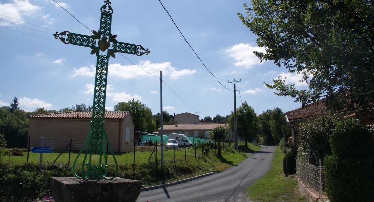 Travanet ( Commune de St Antonin de Lacalm ) - Saint-Antonin-de-Lacalm