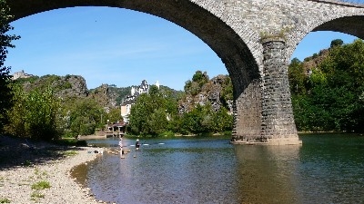 PONT séparant St-Cirgue d'Ambialet-plage de galet - Saint-Cirgue