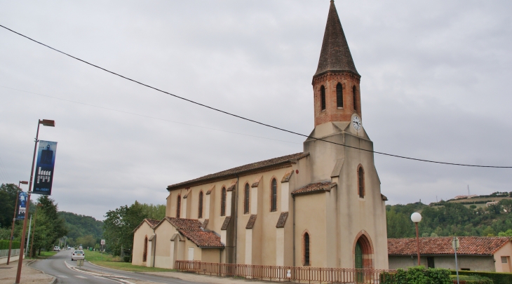 *Eglise Saint-Benoît - Saint-Juéry