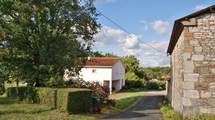  - Saint-Julien-du-Puy