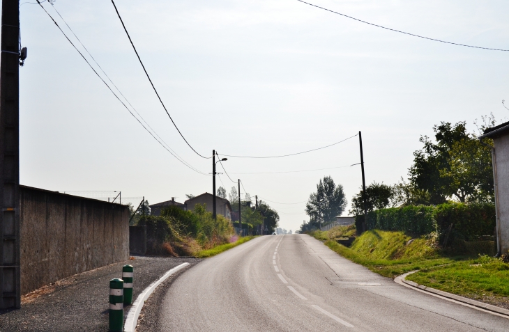  - Saint-Lieux-Lafenasse