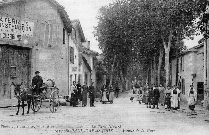 Début XXe siècle - Avenue de la Gare (carte postale ancienne). - Saint-Paul-Cap-de-Joux