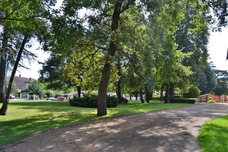 Hotel-de-Ville  ( Parc ) - Saint-Sulpice