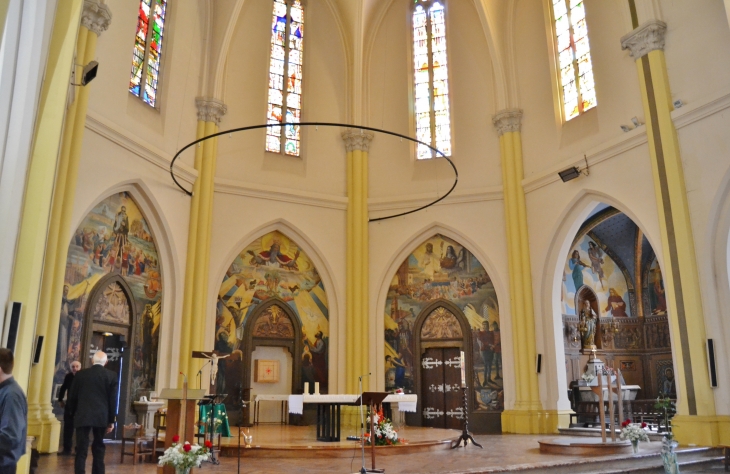 &Eglise Saint-Sulpice 13 Em Siècle