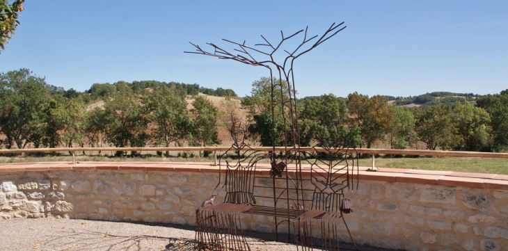 Artistique ( L'Arbre-Banc ) Place de la Mairie - Sainte-Croix