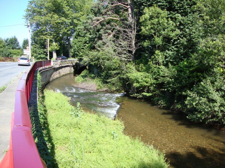 Sorèze (81540) le Sor à Pont Crouzet