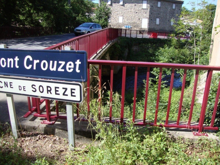 Sorèze (81540) le pont sur le Sor à Pont Crouzet 