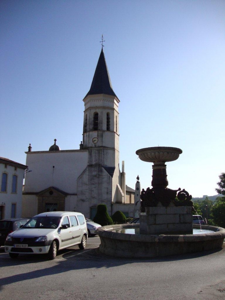 Sorèze (81540) église et fontaine