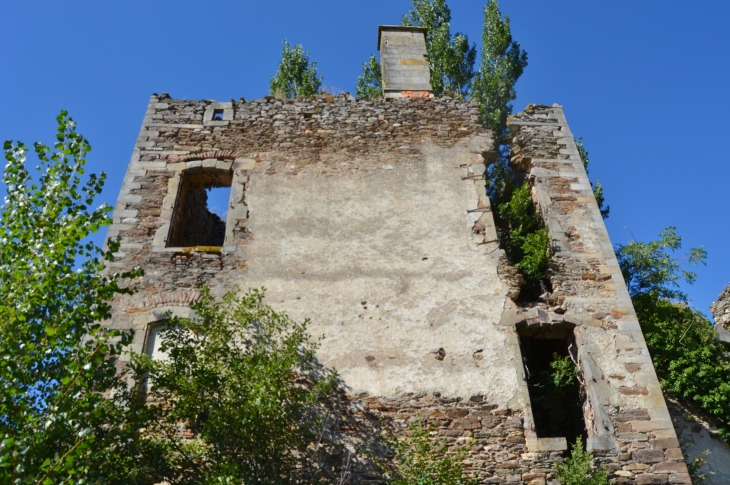 Ruines du chateau-de-granval-au-barrage-de-razisse - Teillet