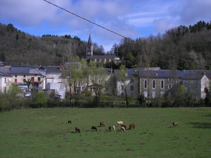 VIANE-PIERRE SEGADE VILLAGE EGLISE