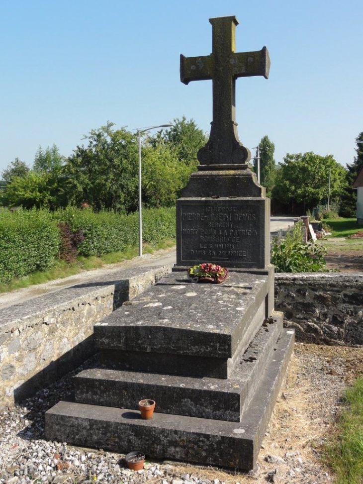 Aibes (59149) tombe de guerre au cimetière