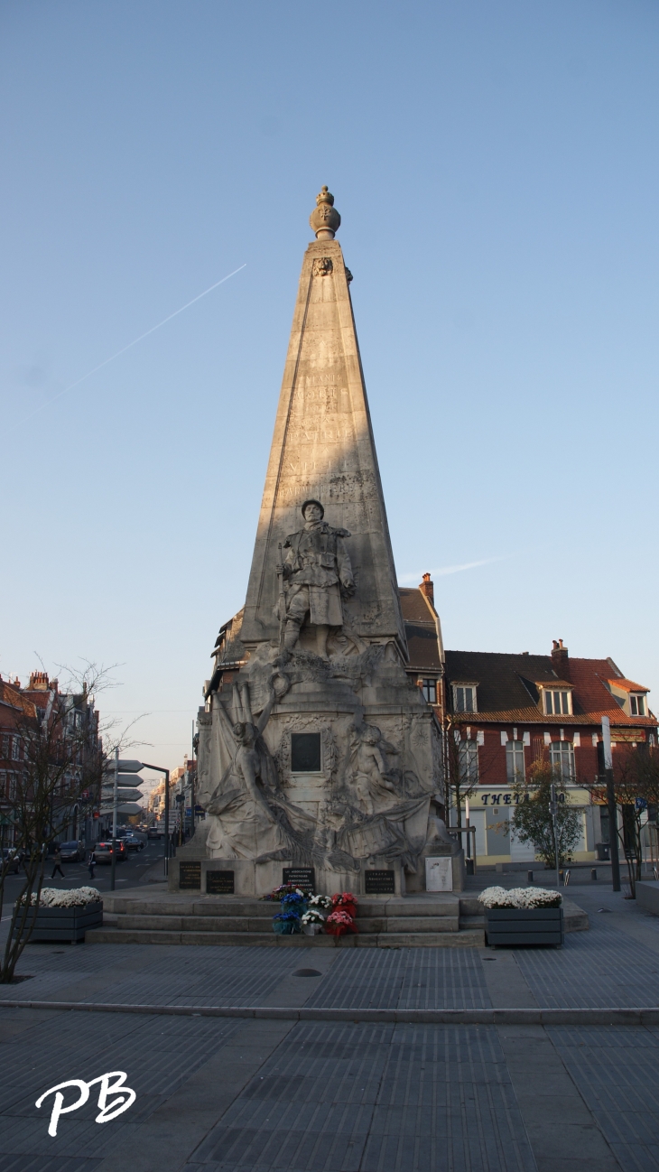 Monument aux Morts - Armentières