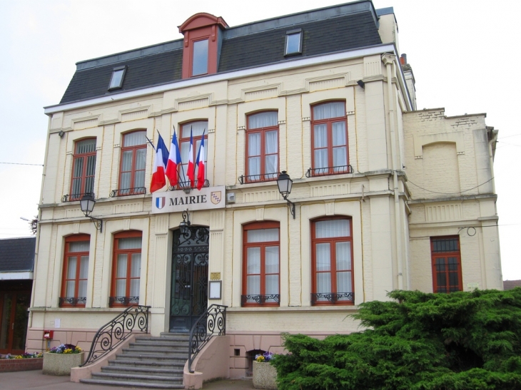 LA MAIRIE - Attiches