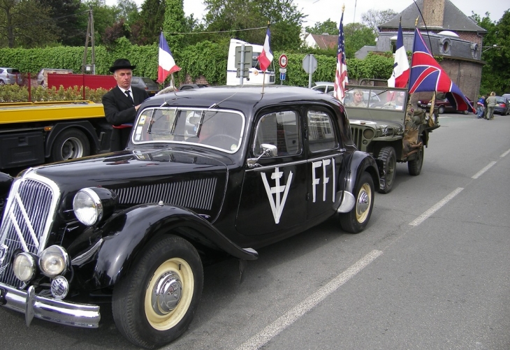 Reconstitution militaire - anniversaire 8 mai - Avelin