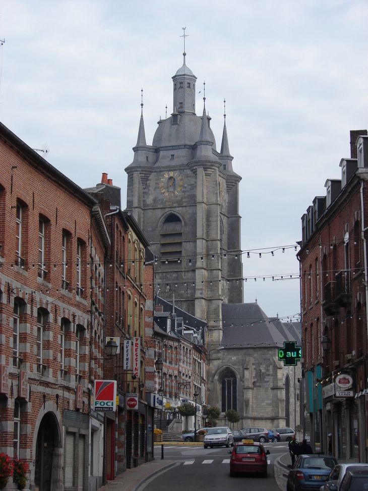 La Place du Gal Leclerc et la Collégiale Saint-Nicolas - Avesnes-sur-Helpe