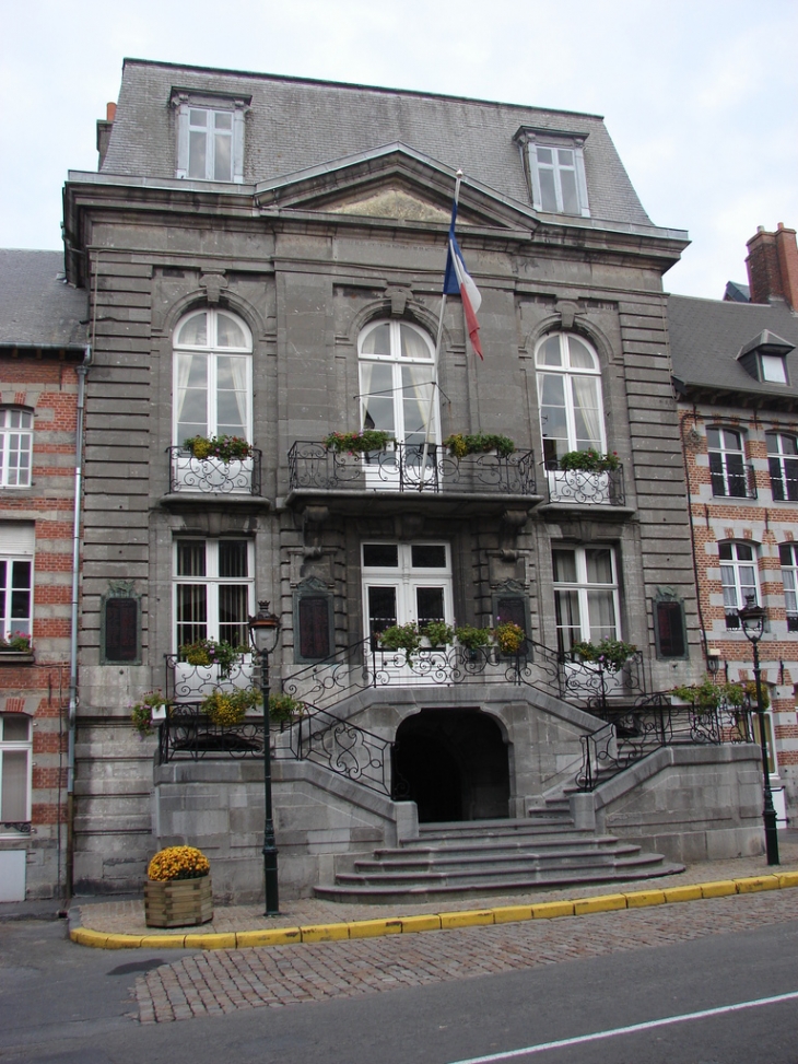 La Mairie - Avesnes-sur-Helpe