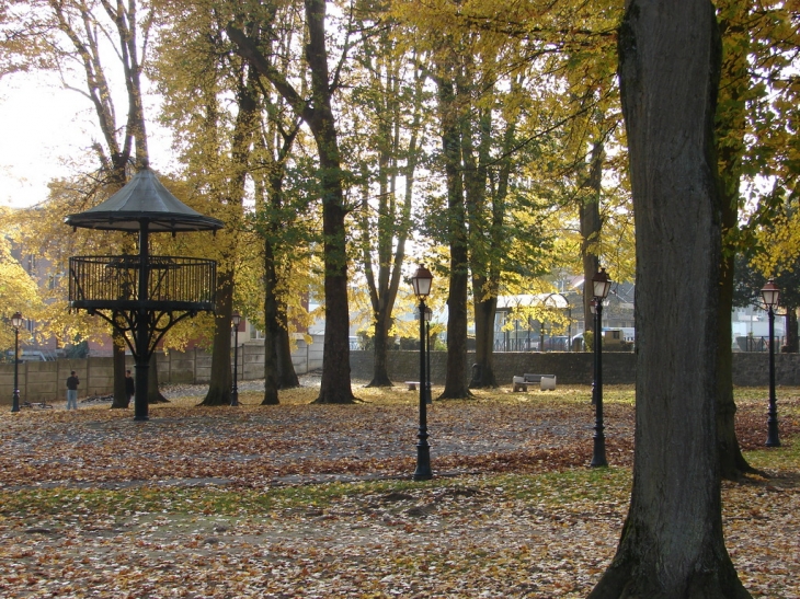 Le Kiosque et sa piste de danse - Avesnes-sur-Helpe